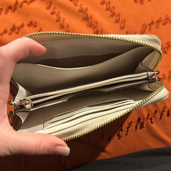 Michael Kors Textured Cream Wallet - Picture 3 of 3